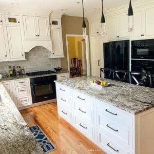 Read more about the article How Do You Choose the Right Countertop for Your Kitchen?
